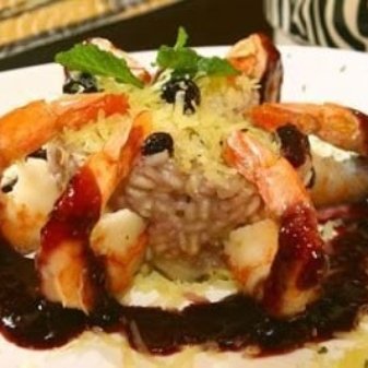 com frutas vermelhas